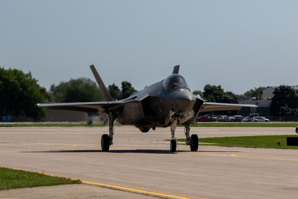 Wisconsin National Guard represented at world's largest air show, EAA AirVenture