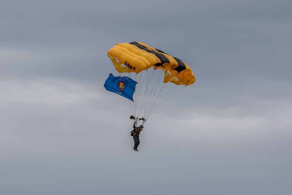 U.S. Army Golden Knights soar over EAA AirVenture