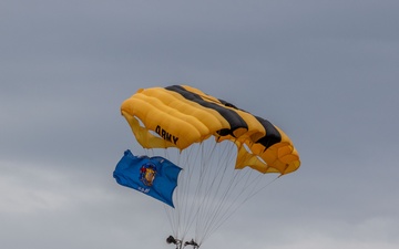 U.S. Army Golden Knights soar over EAA AirVenture