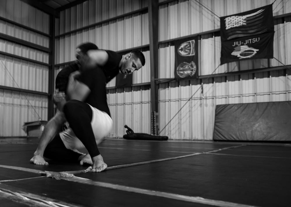 Building resilience on the mat: Airmen train in Brazilian jiu-jitsu