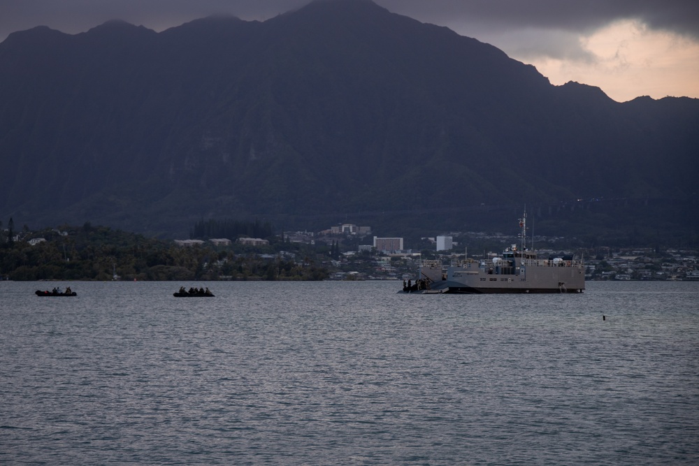 U.S. Marines with 3d Recon Prepare for Joint Dive Operations with The U.S. Army