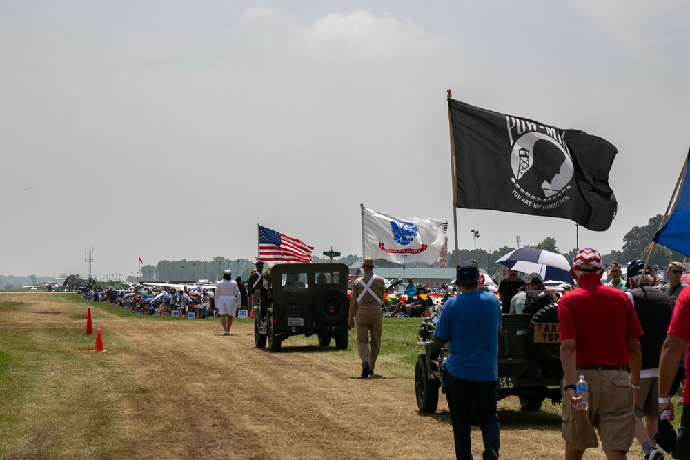 EAA AirVenture honors veterans with tribute parade