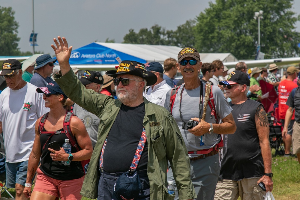 EAA AirVenture honors veterans with tribute parade