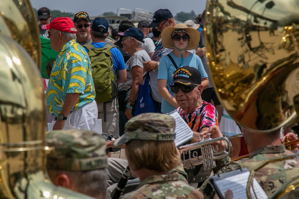 EAA AirVenture honors veterans with tribute parade