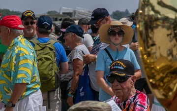 EAA AirVenture honors veterans with tribute parade