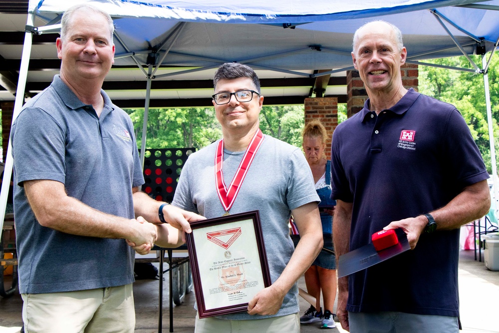USACE Chicago District employees receive de Fleury Medal USACE Chicago District employees receive de Fleury Medal