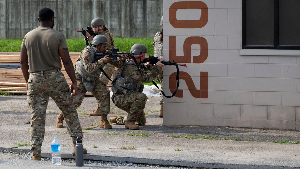 Osan Airmen conduct ability to survive and operate training
