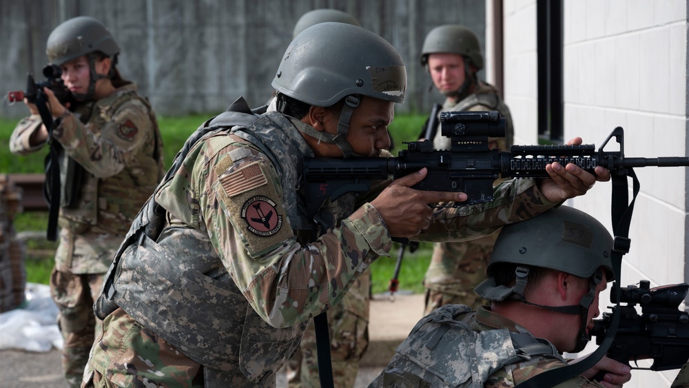Osan Airmen conduct ability to survive and operate training