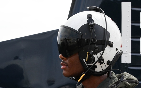 CORTRAMID East Midshipmen Participate in Aviation Week