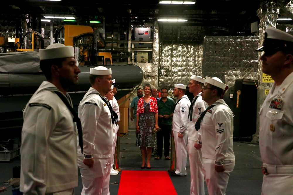 USS Cincinnati (LCS 20) Conducts a Port Visit to Majuro, Republic of the Marshall Islands