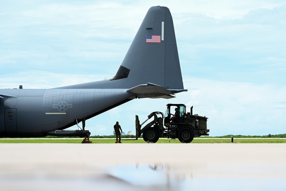 REFORPAC Unloading Cargo