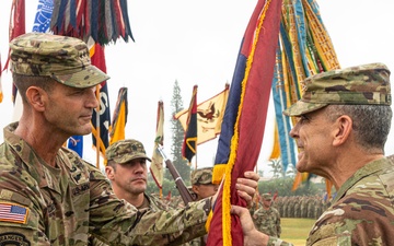 25th ID Bids Farewell to Commanding General; Welcomes New CG