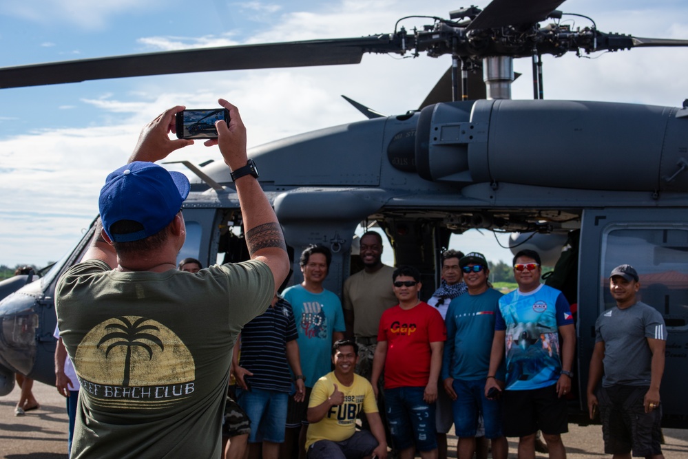 JBER team brings “Pet the Jet” day to Tinian