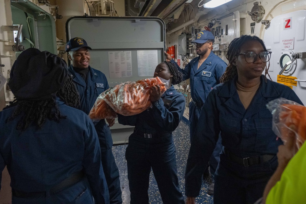 USS America (LHA 6) Conducts Supply Onload