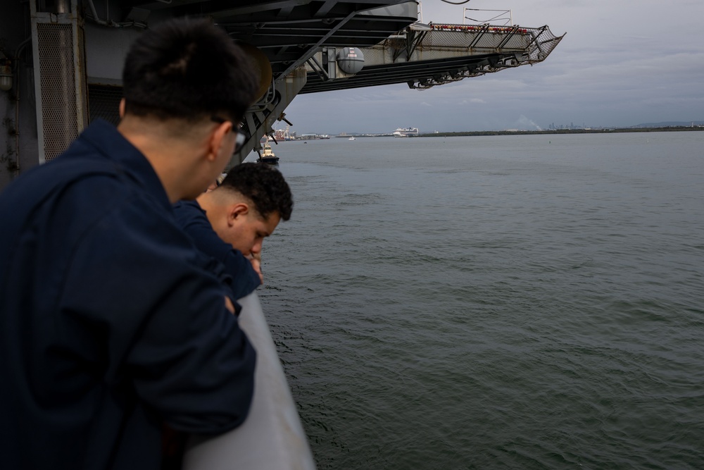 USS America (LHA 6) Arrives in Brisbane