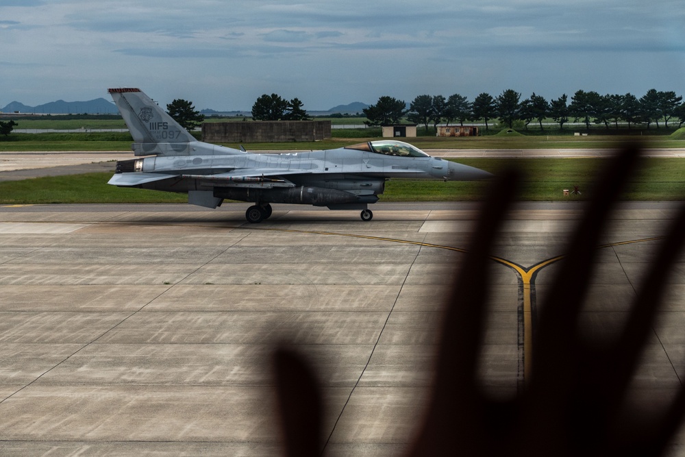 AMC aircrew build bonds with ROK Air Force