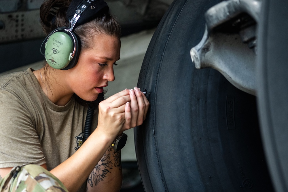 Charleston C-17s support international airdrops