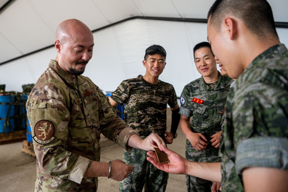 U.S. and ROK forces train interoperability