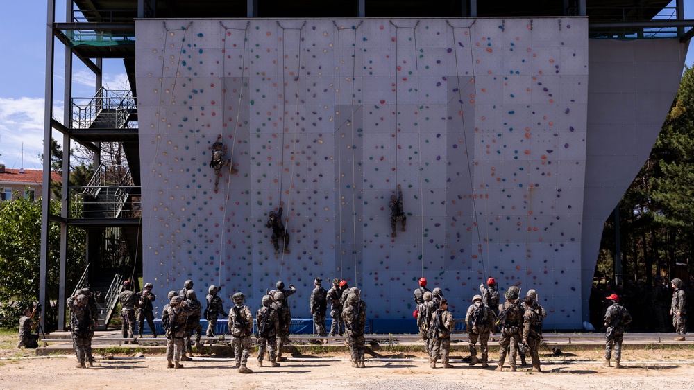 2/23 Marines and ROK Marines Joint Obstacle Course Training at KMEP 25.2