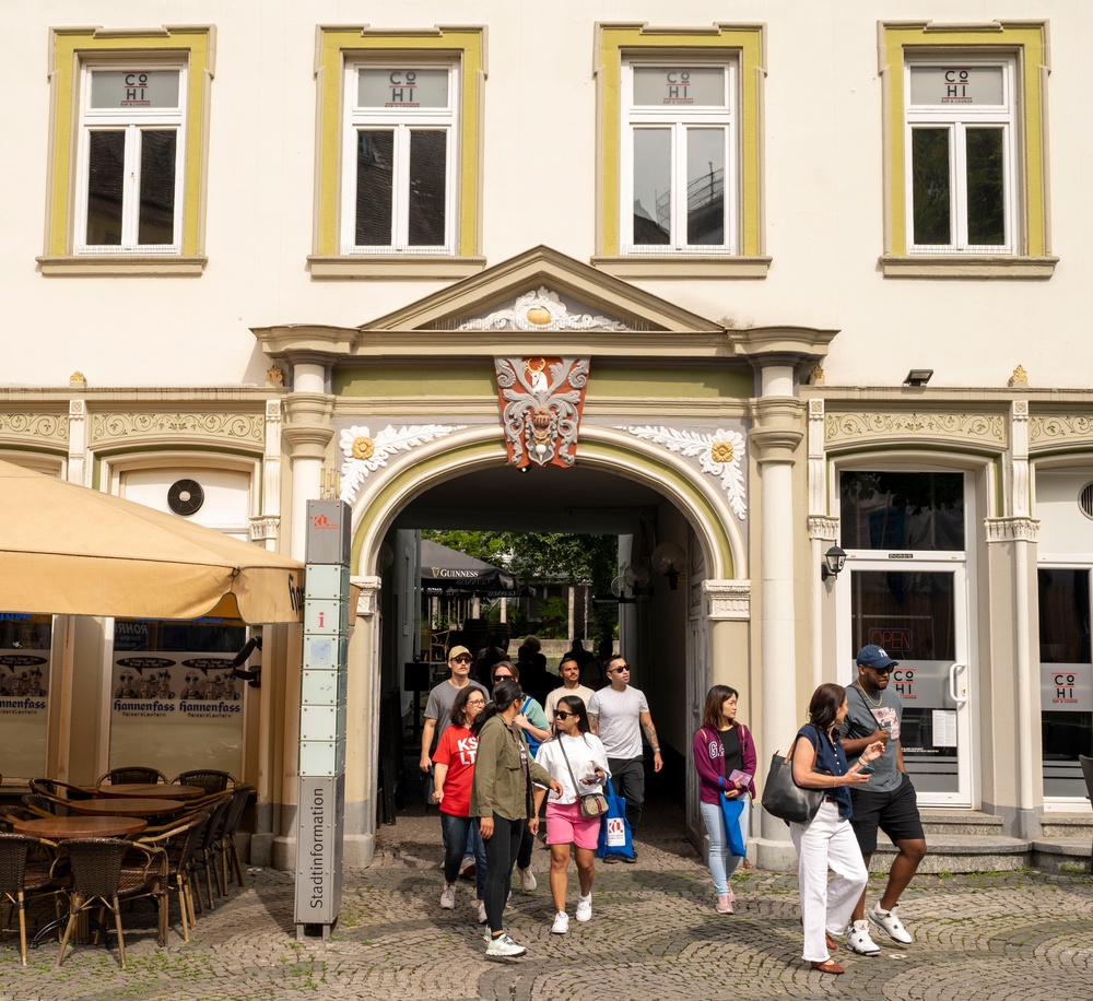 Hallo German culture, history: Ramstein Airmen roam, get acquainted with Kaiserslautern