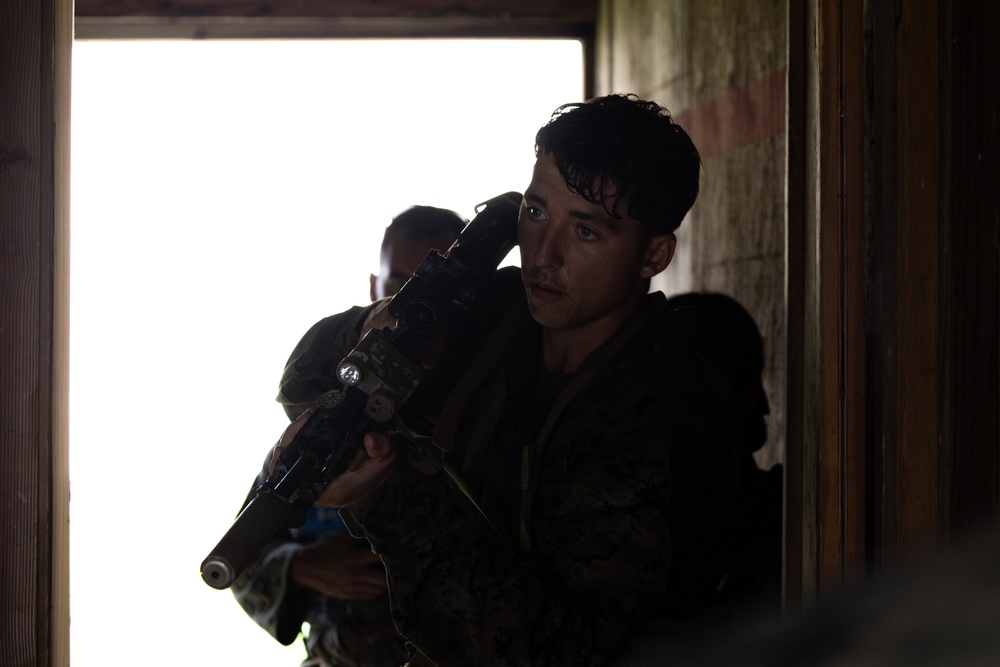 2/23 Marines teach and conduct MOUT Techniques with ROK Marines | Day 1