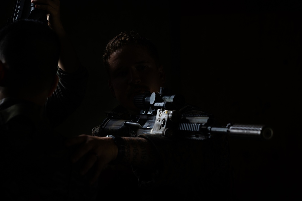 2/23 Marines teach and conduct MOUT Techniques with ROK Marines | Day 1