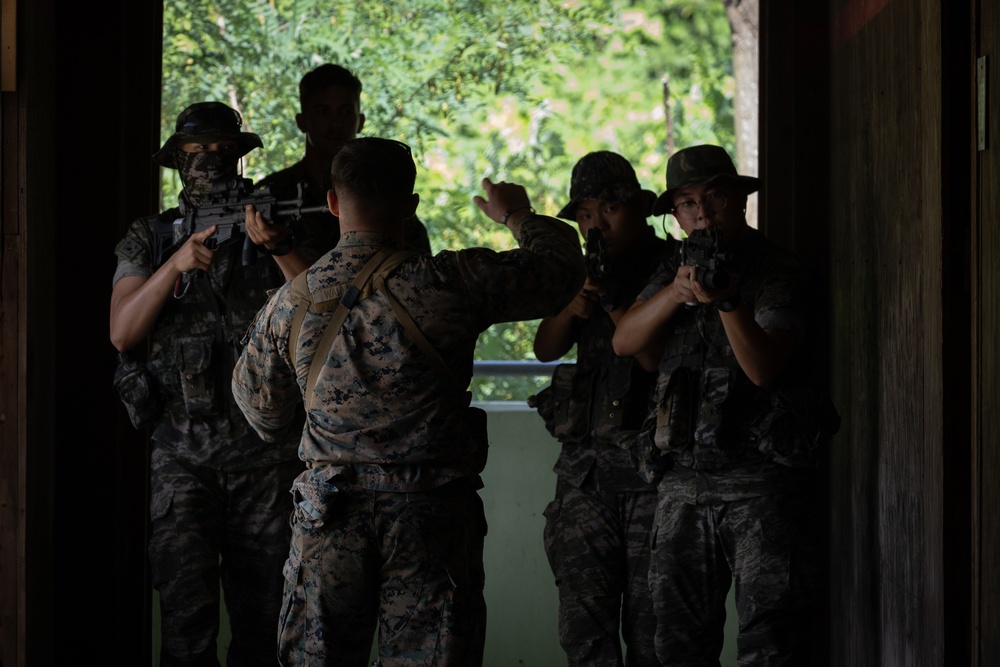 2/23 Marines teach and conduct MOUT Techniques with ROK Marines | Day 1