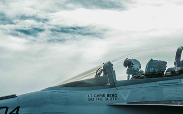 FOR RELEASEGeorge Washington Conducts Flight Operations