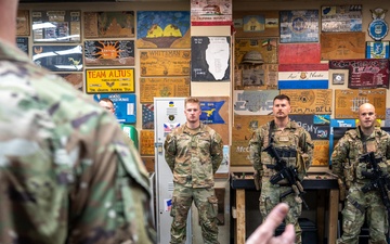AFCENT visits 386th AEW