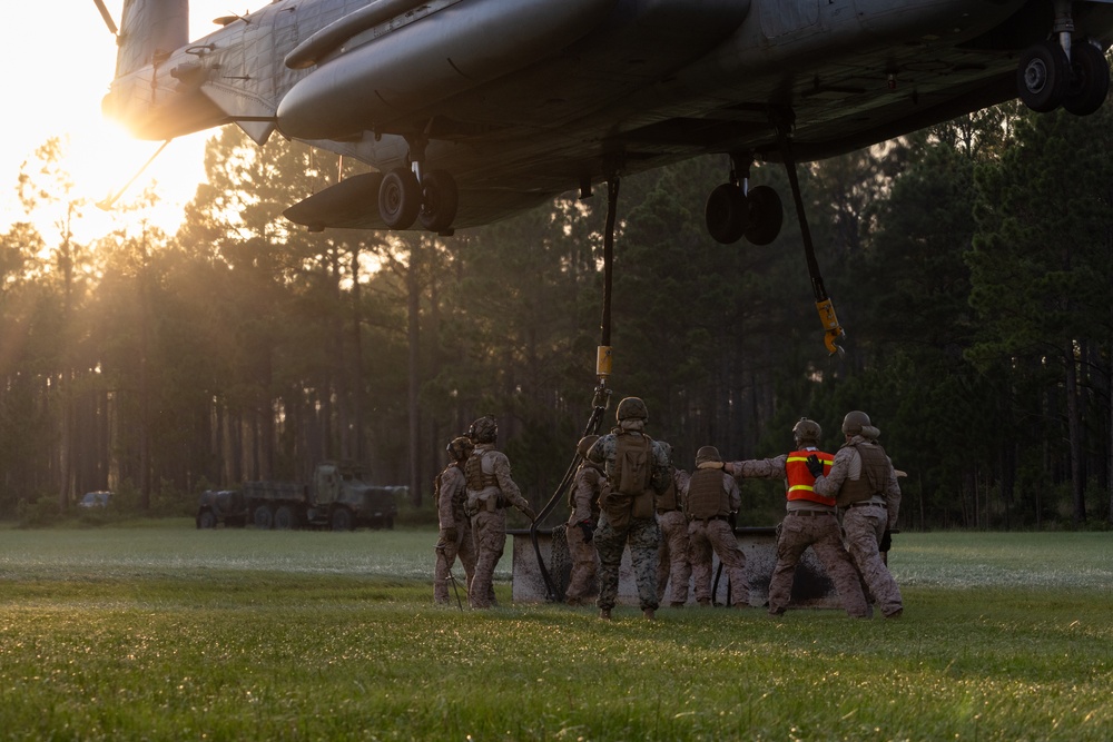 U.S. Marines with Logistics Operations School perform helicopter support team training