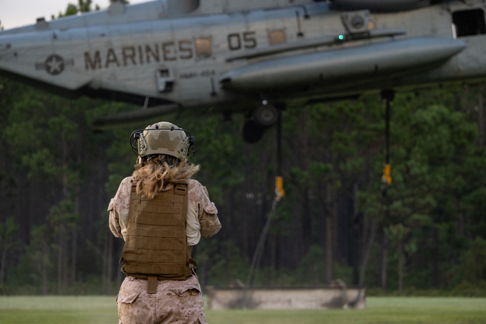 U.S. Marines with Logistics Operations School perform helicopter support team training