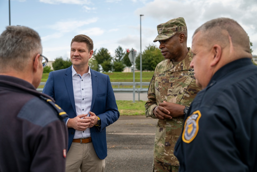 IMCOM Command Team visits USAG Wiesbaden