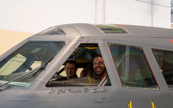 Luke Bryan band tours a B-52H at Minot Air force Base
