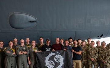 Luke Bryan band tours a B-52H at Minot Air Force Base
