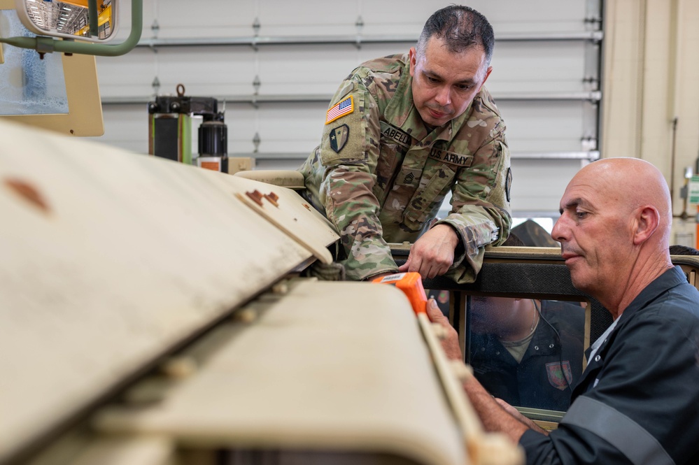 NJNG and Albanian Armed Forces vehicle maintenance training