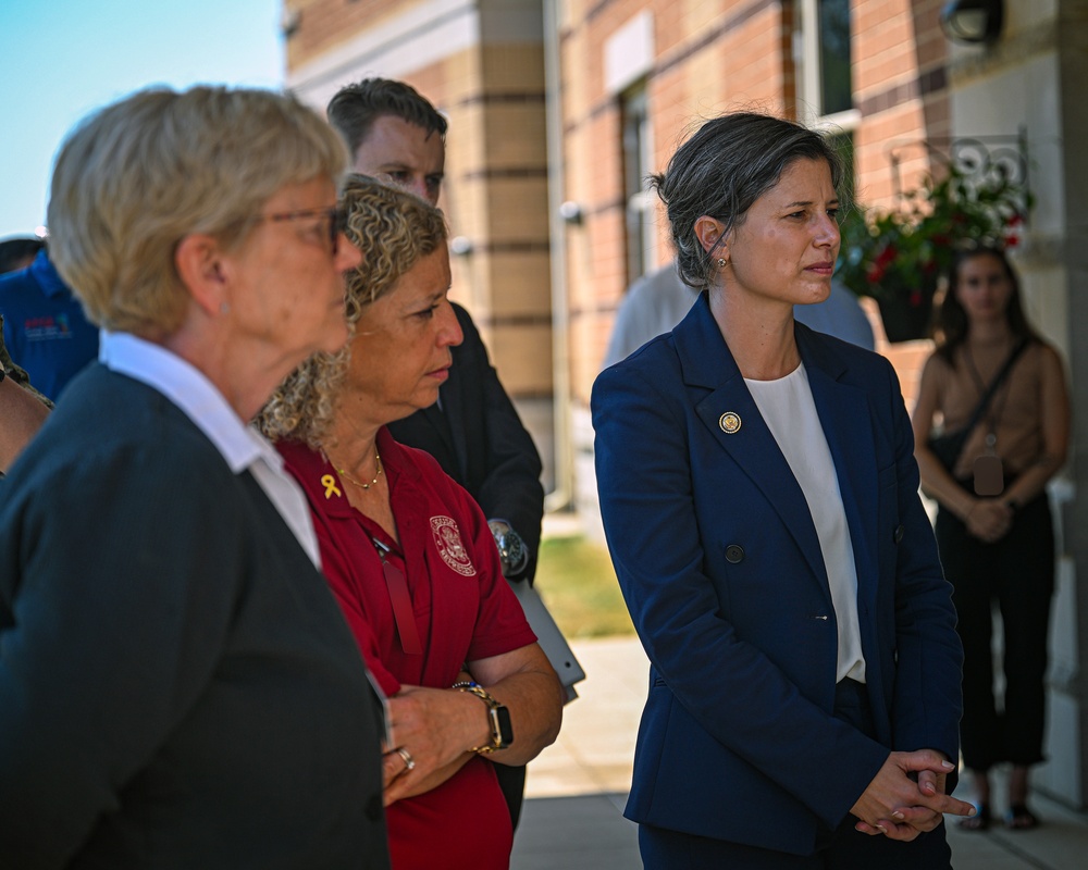 U.S. Representatives Visit PNSY