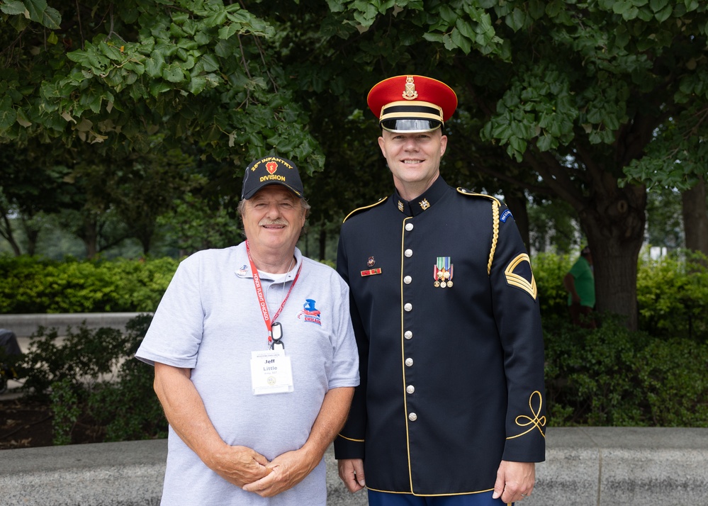 Honor Flight Chicago visits Washington