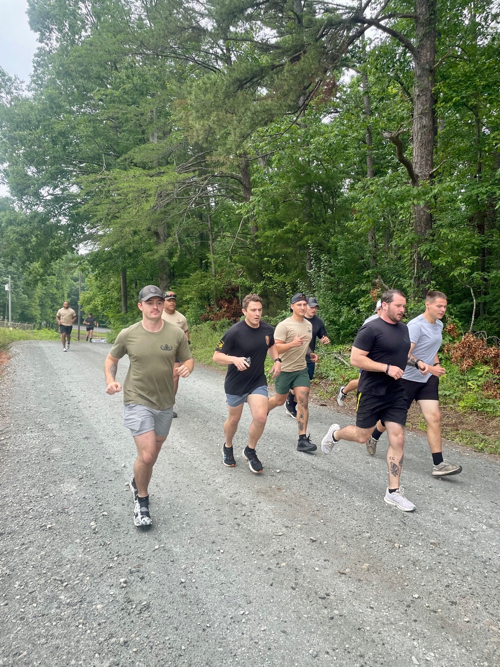 US Army EOD technicians pay tribute to airborne pioneers during Currahee Mountain run