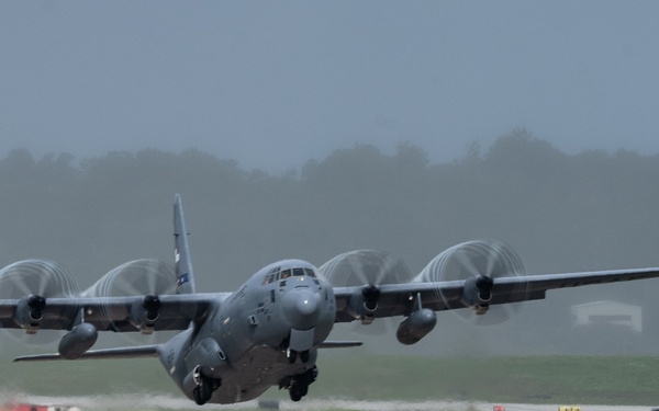 AMC boosts airlift, teamwork in DLE 2025 exercise