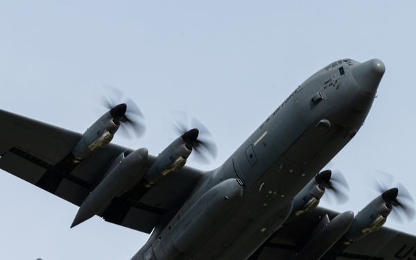 AMC boosts airlift, teamwork in DLE 2025 exercise