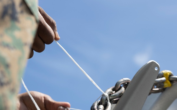 U.S. Marines with HMH-461 and 2nd DSB execute external lifts
