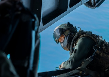 U.S. Marines with 2nd MAW execute external lifts and helocasting alongside U.S. Army Special Warfare Training Group (Airborne)