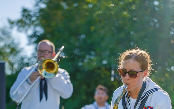 Navy Band Great Lakes Plays at Races Event During Navy Week