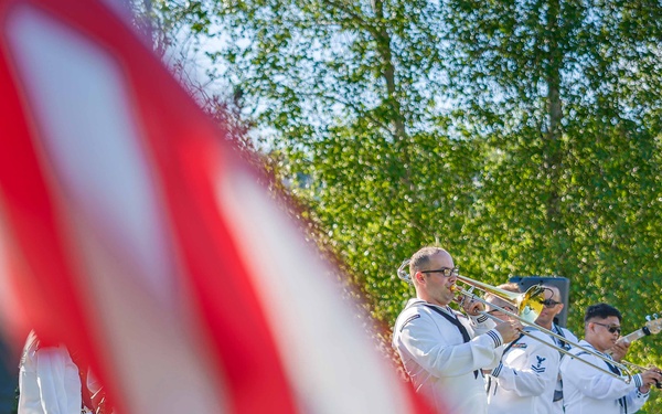 Navy Band Great Lakes Plays at Races Event During Navy Week