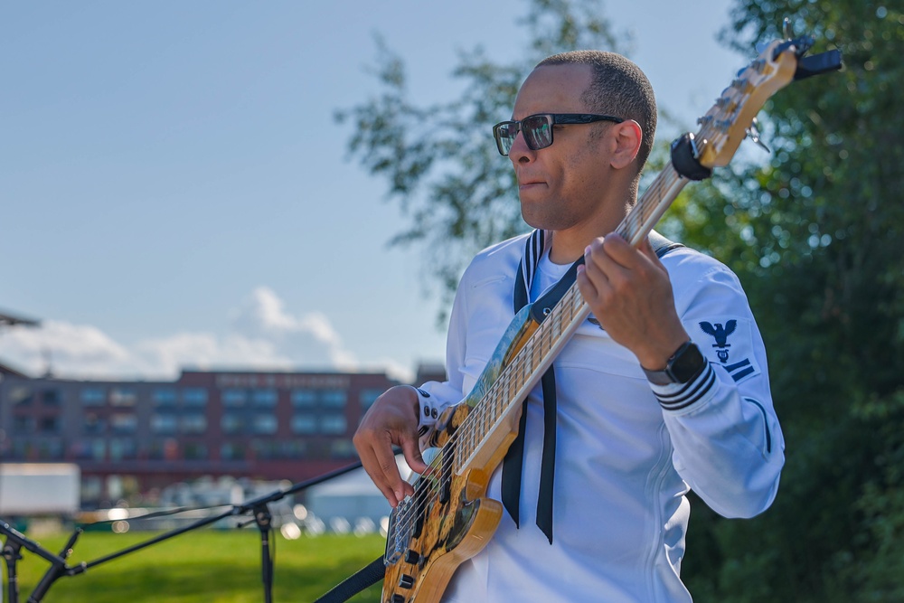 Navy Band Great Lakes Plays at Races Event During Navy Week