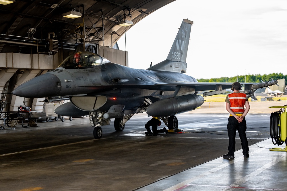 Fueling the Fight: Bilateral Hot Pit Operations at Misawa Air Base during REFORPAC 2025