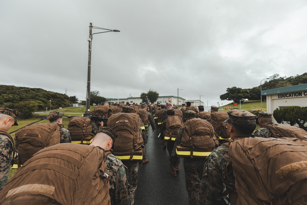 III Marine Expeditionary Force Headquarters Company conducts 10k hik