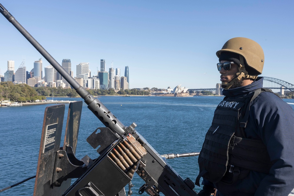 USS Frank Cable (AS 40) departs Sydney