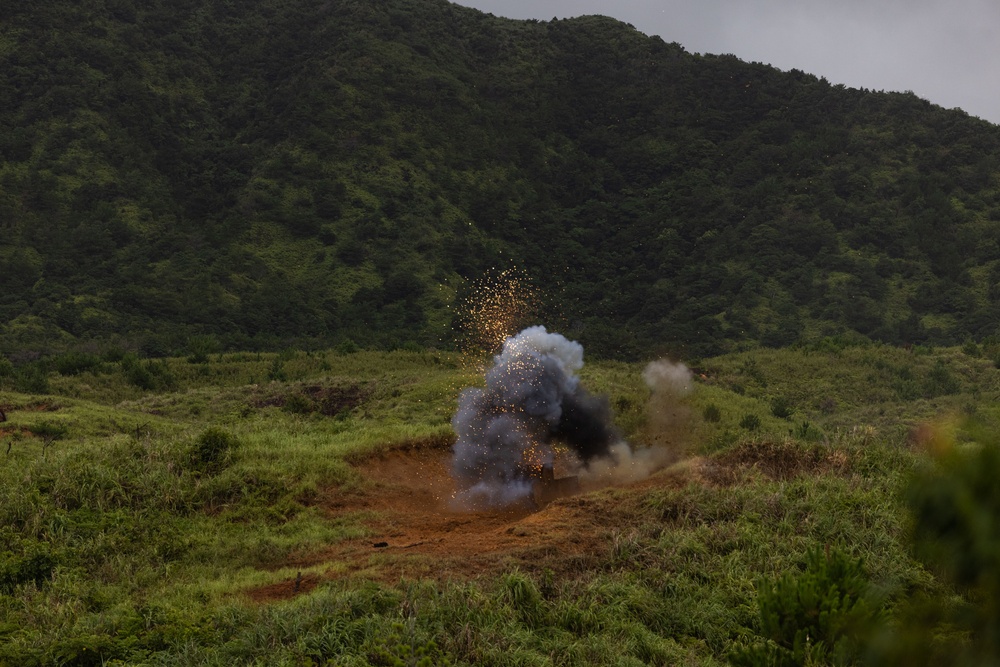 12th LCT Marines Execute a Live-Fire Range