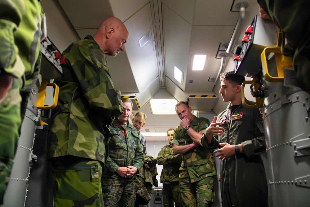 NORDEFCO Visits VP-46 at Keflavík Air Base